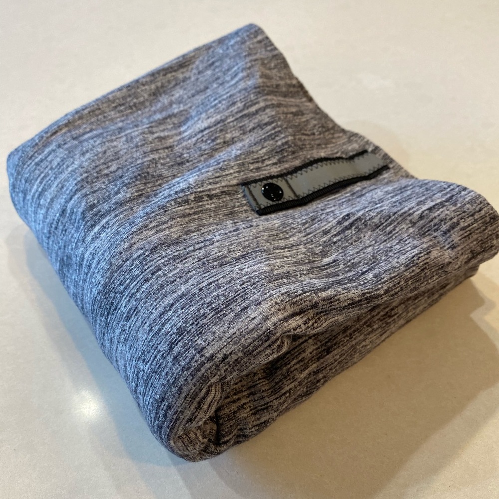 Grey lululemon scarf - Picture 1 of 3